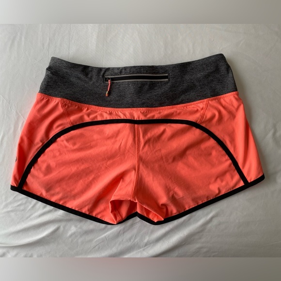 Lululemon 4’ Run Times Shorts - Picture 2 of 3